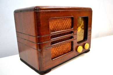 SOLD! - Feb 24, 2020 - Solid Wood 1946 BF Goodrich Mantola Model R-150 Vacuum Tube AM Radio Sounds Looks Great!