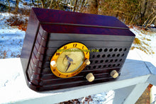 Charger l&#39;image dans la galerie, SOLD! - Oct 20, 2018 - Merrimack Brown Art Deco Post War 1949 Telechron Model 8H59 Tube AM Clock Radio Totally Restored! - [product_type} - Telechron - Retro Radio Farm
