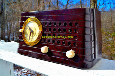 SOLD! - Oct 20, 2018 - Merrimack Brown Art Deco Post War 1949 Telechron Model 8H59 Tube AM Clock Radio Totally Restored!