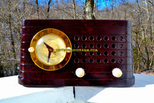 画像をギャラリービューアに読み込む, SOLD! - Oct 20, 2018 - Merrimack Brown Art Deco Post War 1949 Telechron Model 8H59 Tube AM Clock Radio Totally Restored! - [product_type} - Telechron - Retro Radio Farm