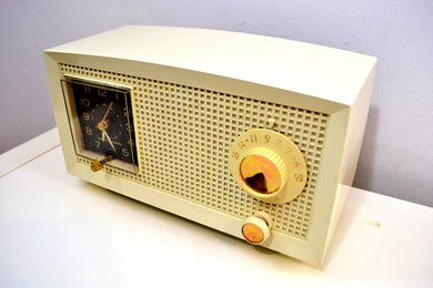 Paper White 1959 General Electric Model C-402A Tube AM Clock Radio Totally Restored!