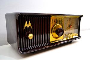 SOLD! - Feb. 23, 2020 - Chocolate 1956 Motorola Model 56CD Vacuum Tube AM Clock Radio Great Looks Near Mint Condition! - [product_type} - Motorola - Retro Radio Farm