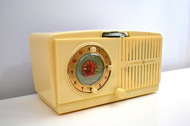 Ivory White Vintage 1948-49 General Electric Model 516 AM Vacuum Tube Radio Solid Player Popular Model!