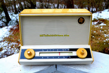 Charger l&#39;image dans la galerie, SOLD! - Apr 8, 2018 - BLUETOOTH MP3 Ready - Meringue Yellow Mid Century Retro Vintage 1955 Roland Model 51184 Tube AM Radio Near Mint! - [product_type} - Roland - Retro Radio Farm