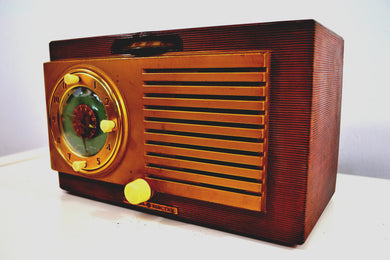 SOLD! - March 13, 2019 - Elegant Wood Grain Art Deco 1950 General Electric Model 521 Clock Radio Totally Restored!