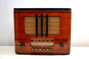 SOLD! - Mar 7, 2020 - Beautiful Wood 1938 RCA Victor Model 95T5 Vacuum Tube Radio Pre-War Crooner! - [product_type} - RCA Victor - Retro Radio Farm
