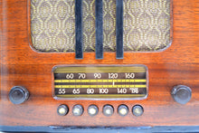 Load image into Gallery viewer, SOLD! - Mar 7, 2020 - Beautiful Wood 1938 RCA Victor Model 95T5 Vacuum Tube Radio Pre-War Crooner! - [product_type} - RCA Victor - Retro Radio Farm