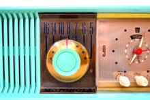 画像をギャラリービューアに読み込む, SOLD! - Nov 4, 2019 - Sea Green 1957 Motorola Model 56CC Tube AM Clock Radio Excellent Condition Sounds Great! - [product_type} - Motorola - Retro Radio Farm