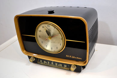 SOLD! - Mar 7, 2020 - The Debonaire 1954 RCA Victor Model 5C-592 Vacuum Tube AM Clock Radio Excellent Condition!