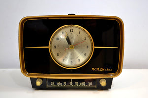 SOLD! - Mar 7, 2020 - The Debonaire 1954 RCA Victor Model 5C-592 Vacuum Tube AM Clock Radio Excellent Condition! - [product_type} - RCA Victor - Retro Radio Farm