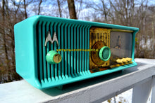 画像をギャラリービューアに読み込む, SOLD! - May 17, 2018 - VIVID Turquoise Retro Jetsons 1957 Motorola 57CC Tube AM Clock Radio Excellent! - [product_type} - Motorola - Retro Radio Farm
