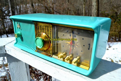 売れました！ - 2018 年 5 月 17 日 - VIVID ターコイズ レトロ Jetsons 1957 Motorola 57CC 真空管 AM クロック ラジオ 素晴らしい!