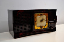 Load image into Gallery viewer, Mocha Amber Rose 1953 Jewel Model 5125-U Vacuum Tube AM Clock Radio Uniqueness at Every Angle! - [product_type} - Jewel - Retro Radio Farm