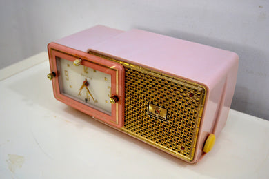 Pastel Pink 1957 Bulova Model 120 Tube AM Clock Radio Sounds Mah-valous!