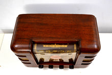 Load image into Gallery viewer, Solid Wood 1947 Crosley Model 46FB Vacuum Tube AM Radio True Historic Beauty! - [product_type} - Crosley - Retro Radio Farm