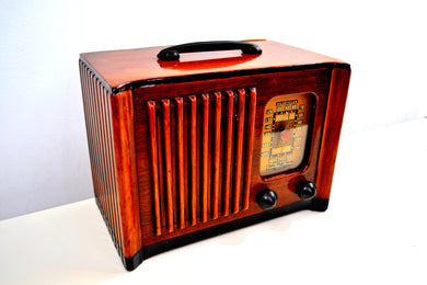 売れました！ - 2019 年 8 月 6 日 - ラジオの黄金時代 1940 エマーソン モデル 179 ウッドラジオの美しさ!素晴らしいですね！