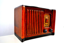 Load image into Gallery viewer, SOLD! - Aug 6, 2019 - Golden Age of Radio 1940 Emerson Model 179 Wood Radio Beauty! Sounds Wonderful! - [product_type} - Emerson - Retro Radio Farm