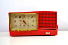 Load image into Gallery viewer, SOLD! - May 23, 2019 - CORAL Pink Mid Century Retro Vintage 1959 Arvin Model 957T AM Tube Clock Radio Works Great! - [product_type} - Arvin - Retro Radio Farm