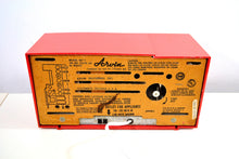 Charger l&#39;image dans la galerie, SOLD! - May 23, 2019 - CORAL Pink Mid Century Retro Vintage 1959 Arvin Model 957T AM Tube Clock Radio Works Great! - [product_type} - Arvin - Retro Radio Farm