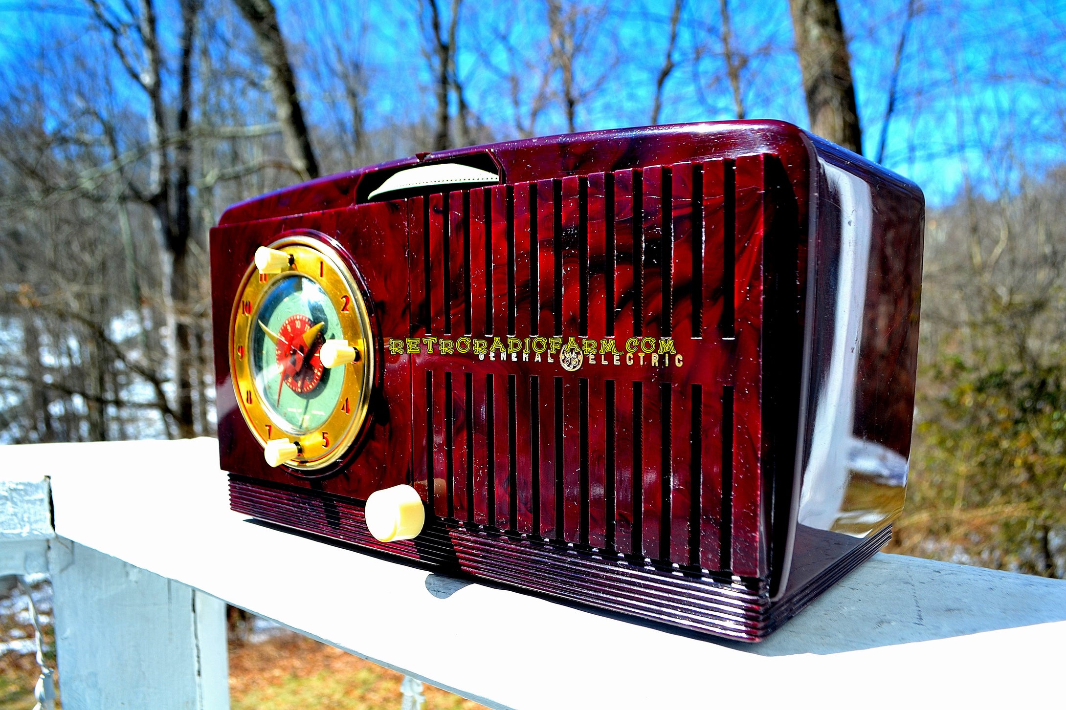 SOLD! - June 23, 2018 - AMAZON ECHO DOT™ INCLUDED - Brown Marbled Golden Age Art Deco 1952 General Electric Model 515F AM Tube Clock Radio Totally Restored! - [product_type} - General Electric - Retro Radio Farm