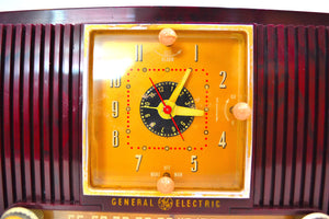 Elegant Brown Marbled 1955 General Electric Model 551 Vintage AM Clock Radio Popular Model! Sounds Great! - [product_type} - General Electric - Retro Radio Farm