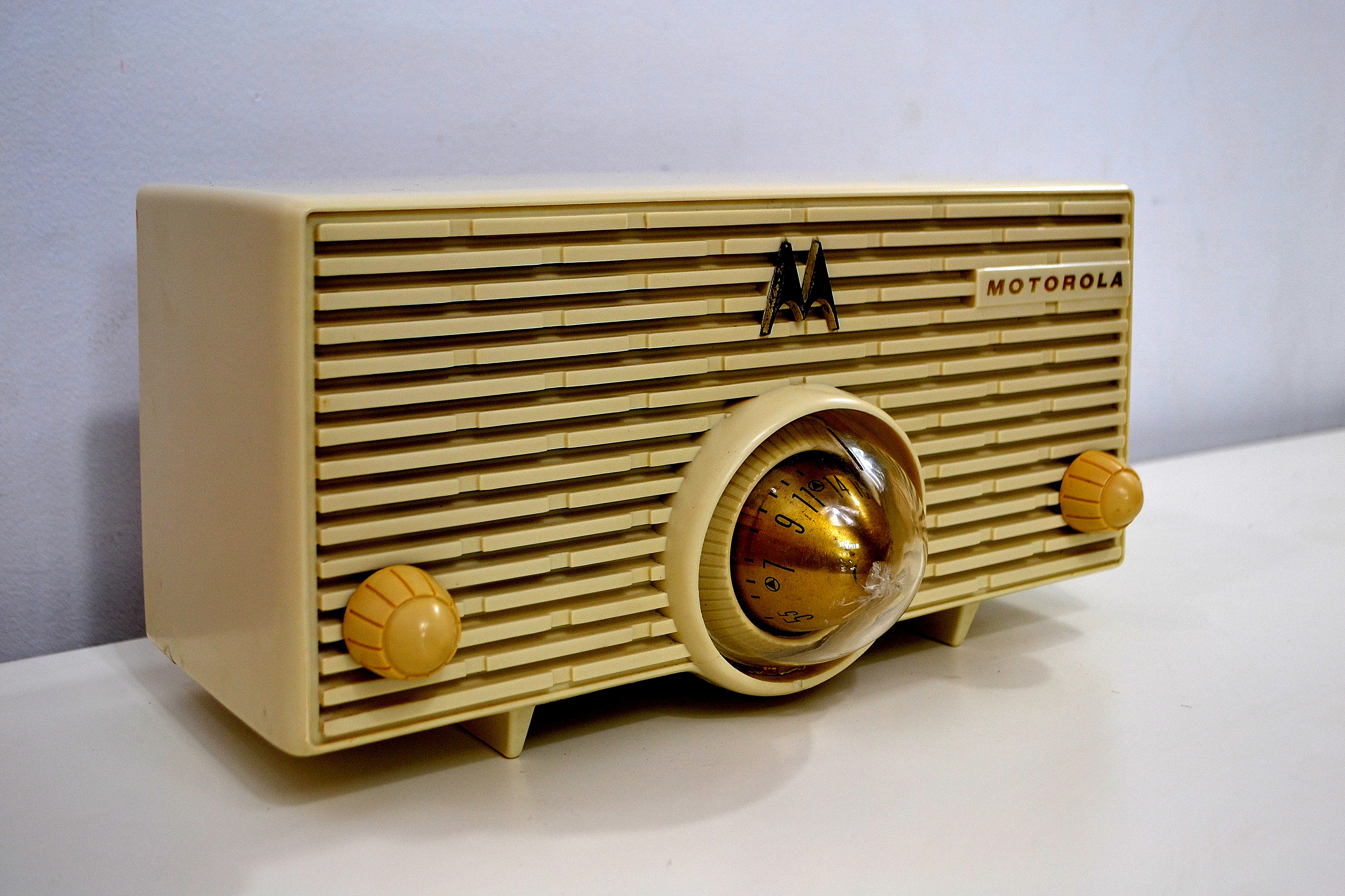 MOTOROLA 真空管ラジオ ホワイト57A アメリカ製【レア】 クリーム アイボリー 1957 モトローラ モデル MK-56H タービン