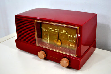売れました！ - 2019 年 12 月 15 日 - Bluetooth MP3 アップグレード - バーガンディ ミッドセンチュリー モダン ヴィンテージ 1953 ゼネラル エレクトリック モデル 416 AM 真空管ラジオ