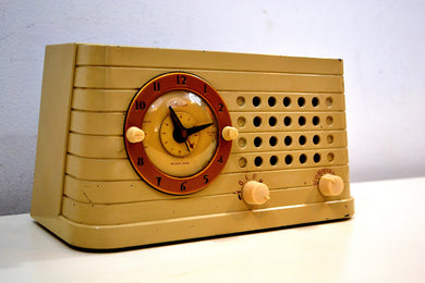 Art Deco Post War 1949 Telechron Model 8H59 Tube AM Clock Radio First Clock Radio!