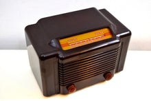 Load image into Gallery viewer, Espresso Brown Bakelite 1947 Trav-Ler Model 50XX AM Vacuum Tube Radio Cute As A Button! - [product_type} - Travler - Retro Radio Farm