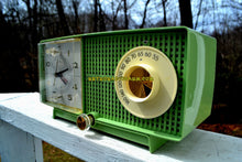 画像をギャラリービューアに読み込む, SOLD! - Apr 6, 2018 - SPRING GREEN 1958 GE General Electric Tube AM Radio Model C-438B Radio Mint Condition! - [product_type} - General Electric - Retro Radio Farm