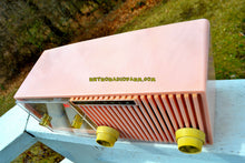 画像をギャラリービューアに読み込む, SOLD! - Apr 25, 2019 - Cherry Blossom Pink Motorola 1959 Model 57CF Clock Radio Tube AM Clock Radio - [product_type} - Motorola - Retro Radio Farm