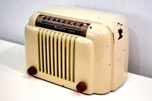 Load image into Gallery viewer, Ivory Art Deco Industrial Age 1949 Bendix Model 526 Bakelite AM Vacuum Tube Radio Classic Design! - [product_type} - Bendix Aviation - Retro Radio Farm