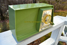 Charger l&#39;image dans la galerie, SOLD! - May 6, 2018 - AVOCADO Mid Century Retro 1962 Motorola A10G62 Tube AM Radio Cool Model Rare Color! Excellent Condition! - [product_type} - Motorola - Retro Radio Farm