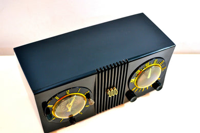 SOLD! - Aug 29, 2019 - Forest Green 1950 Motorola Model 5C4 Tube AM Clock Radio Works Great High Quality Construction!