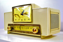 画像をギャラリービューアに読み込む, SOLD! - Dec 2, 2019 - VERSAILLES Ivory and Gold 1959 Philco Model F760-124 Tube AM Clock Radio Bells and Whistles! - [product_type} - Philco - Retro Radio Farm