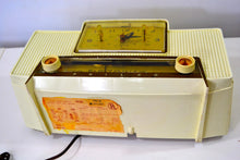 Charger l&#39;image dans la galerie, SOLD! - Dec 2, 2019 - VERSAILLES Ivory and Gold 1959 Philco Model F760-124 Tube AM Clock Radio Bells and Whistles! - [product_type} - Philco - Retro Radio Farm