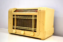 Load image into Gallery viewer, Gifted to Football Coach in 1946 Truetone Model D2613 Shortwave AM Tube Radio! - [product_type} - Truetone - Retro Radio Farm