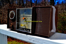画像をギャラリービューアに読み込む, SOLD! - Mar 8, 2019 - Walnut Brown 1964 Zenith Model L513C Tube AM Clock Radio Works Great! - [product_type} - Zenith - Retro Radio Farm