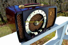 画像をギャラリービューアに読み込む, SOLD! - May 9, 2018 - CLASSIC GOLDEN AGE Walnut Brown Bakeilte 1951 Zenith Model H724Z2 AM/FM Tube Radio Great Player! - [product_type} - Zenith - Retro Radio Farm