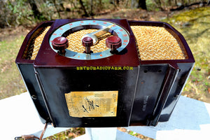 SOLD! - May 9, 2018 - CLASSIC GOLDEN AGE Walnut Brown Bakeilte 1951 Zenith Model H724Z2 AM/FM Tube Radio Great Player! - [product_type} - Zenith - Retro Radio Farm