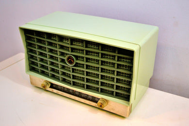 Pistachio Mint Green Vintage 1953 RCA Victor 6-XD-5 Tube Radio Sounds and Looks Great!