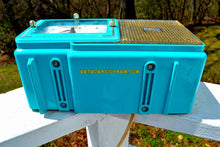 Charger l&#39;image dans la galerie, SOLD! - May 13, 2018 - BRIGHT SEAFOAM GREEN Retro Jetsons 1957 Bulova Model 120 Tube AM Clock Radio Excellent Working Condition! - [product_type} - Bulova - Retro Radio Farm