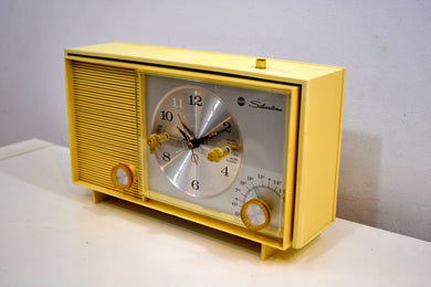 Custard Beige 1962 Silvertone Model 3037 AM Vacuum Tube Clock Radio Sounds Fantastic!