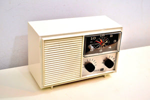 Valiant White 1967 Philco-Ford Model F234 Vacuum Tube AM Radio End of an Era! - [product_type} - Philco - Retro Radio Farm