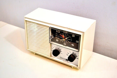 Valiant White 1967 Philco-Ford Model F234 Vacuum Tube AM Radio End of an Era!