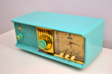 Vivid Turquoise Mid Century 1957 Motorola Model 57CC Tube AM Clock Radio Sounds Great! Looks Great!