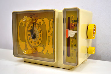 GROOVY Retro Solid State 1970's General Electric C3300A AM Clock Radio Alarm It's Dynamite!