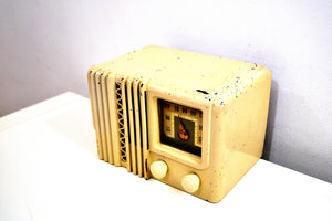 Alabaster Ivory Bakelite Post War 1947 Delco Model 1230A AM Vacuum Tube Radio Works Great! - [product_type} - Firestone - Retro Radio Farm