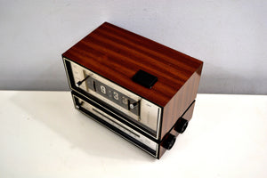 Genuine Faux Wood Grain 1974 Westclox AM/FM Solid State Clock Radio Alarm Rare Film Strip Model! - [product_type} - Westclox - Retro Radio Farm