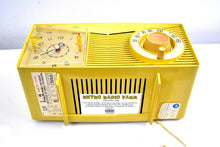 Load image into Gallery viewer, Harvest Gold 1963 Motorola Model C3S2 Vacuum Tube AM Clock Radio Near Mint Condition! - [product_type} - Motorola - Retro Radio Farm